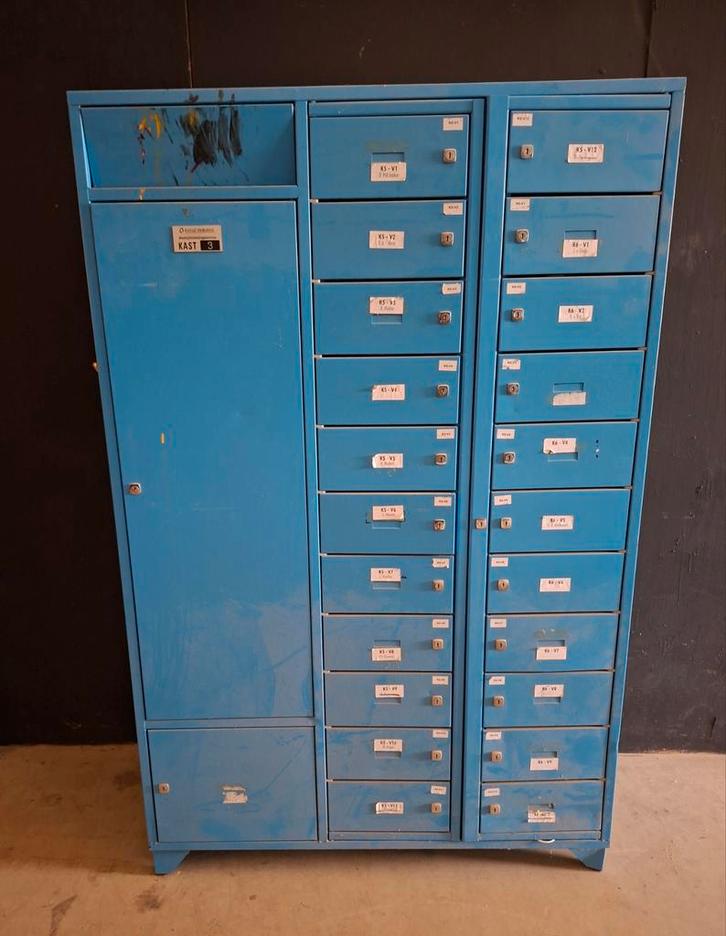 Grote lockerkast 22 vakjes stalen opbergkast Initial Hokatex, Huis en Inrichting, Kasten | Lockerkasten, Ophalen