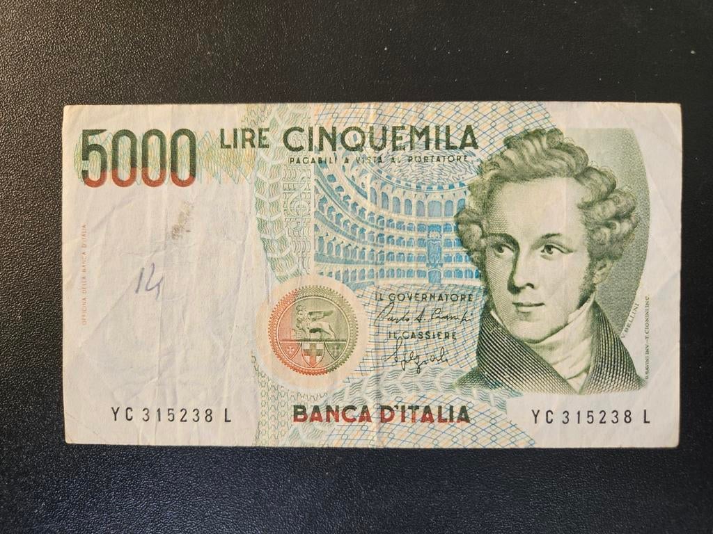 Italië pick 111b 1985 licht beschreven, Postzegels en Munten, Bankbiljetten | Europa | Niet-Eurobiljetten, Ophalen of Verzenden