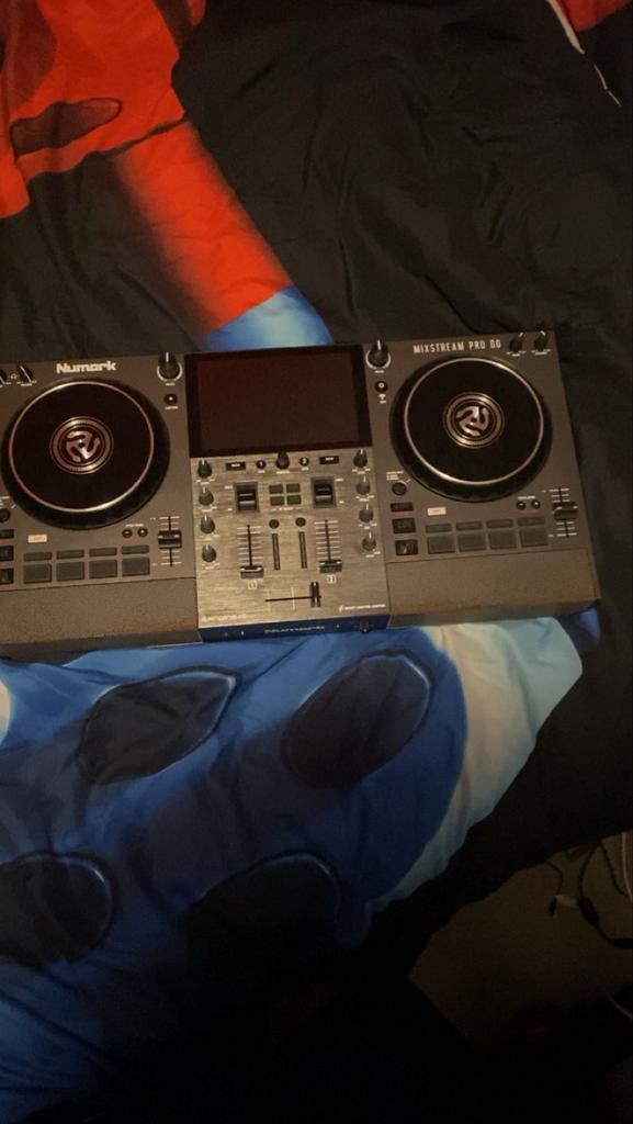 Numark Mixstream Pro Go DJ Controller - Standalone & Draagba, Muziek en Instrumenten, Dj-sets en Draaitafels, Gebruikt, Draaitafel