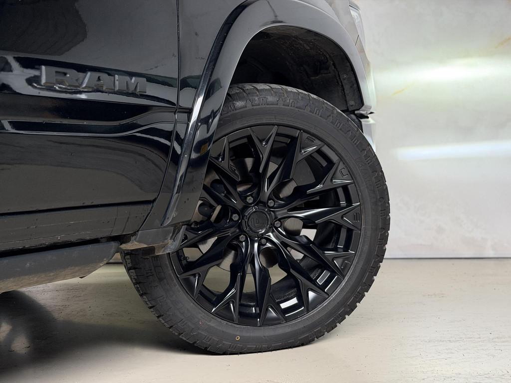 Dodge Ram 1500 5.7 V8 4x4 Crew Cab Laramie G3 LPG, Auto's, Automaat, Gebruikt, 5654 cc, Zwart