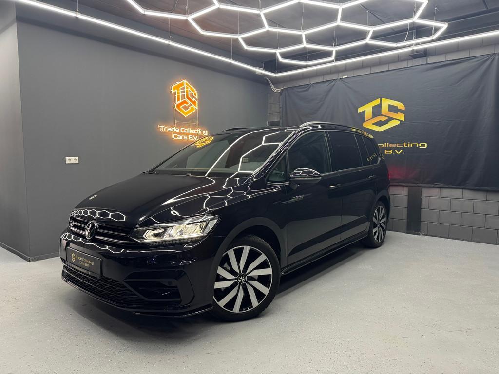 Volkswagen TOURAN 1.5 TSI 3 x R-line 7p Pano-keyless-V-cockp, 15 km/l, 4 cilinders, 150 pk, Zwart