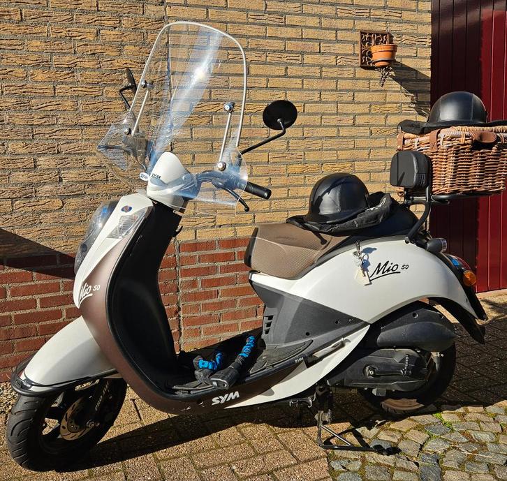 Prachtige Scooter SYM Mio 50, Fietsen en Brommers, Scooters | SYM, Zo goed als nieuw, Mio, Maximaal 25 km/u, Benzine, Ophalen