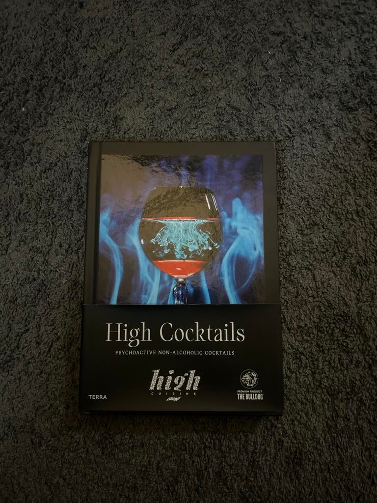 High Cocktails boek, Ophalen of Verzenden, Gelezen