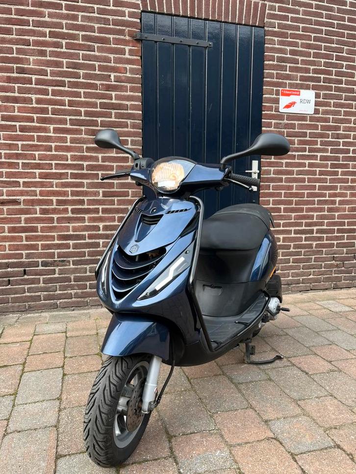 Piaggio zip, Fietsen en Brommers, Scooters | Piaggio, Zo goed als nieuw, Zip, Benzine, Ophalen