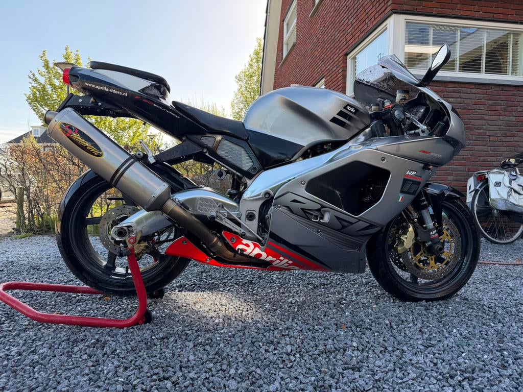 Aprilia RSV Mille 2003 - WP onderstel, Akrapovic, Motoren, 2 cilinders, Sportuitlaat, Motorrijbewijs A, Gebruikt