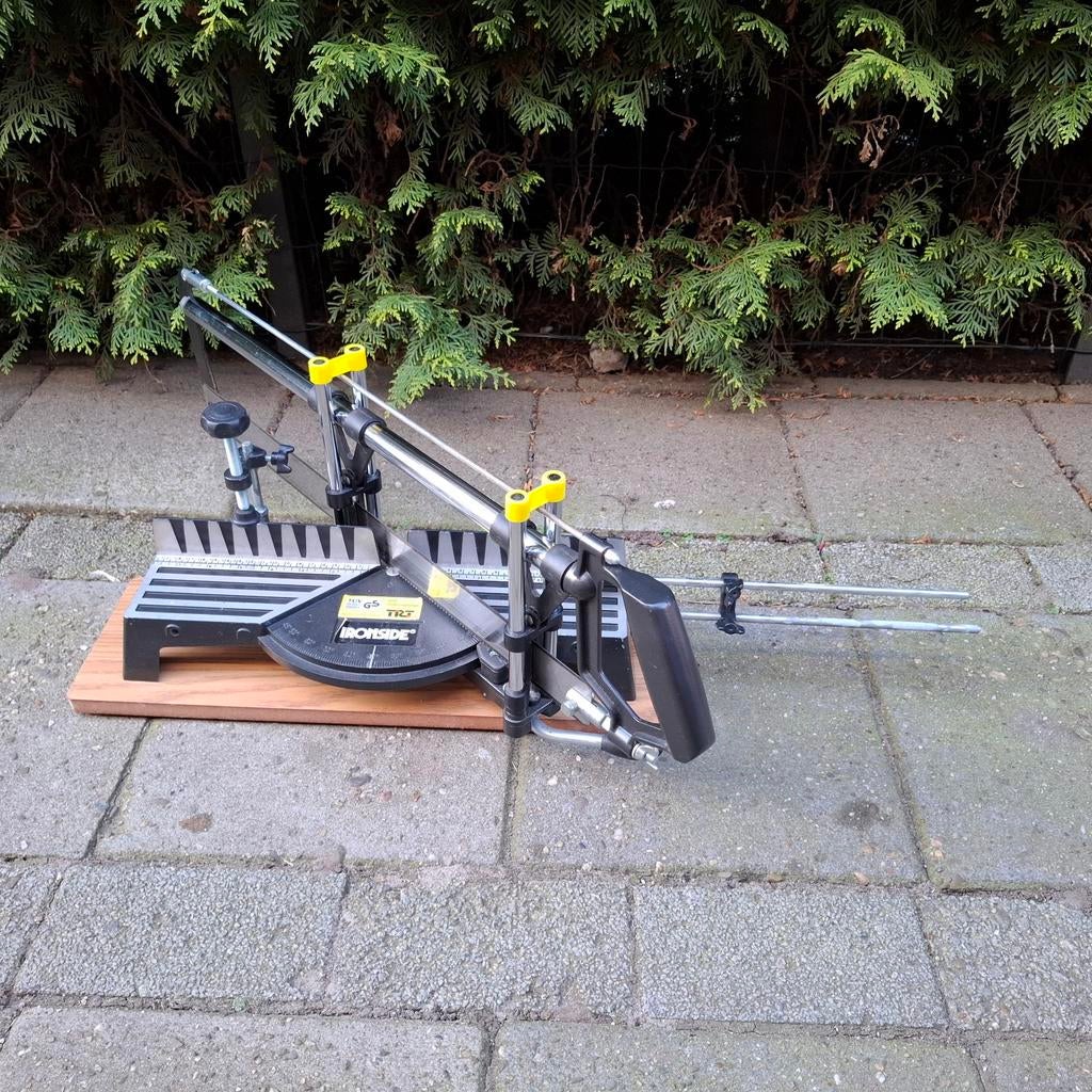 Afkortzaag - Handbediend - Ideaal voor precieze zaagsneden, Ophalen of Verzenden, Zo goed als nieuw, Afkortzaag, Ironside