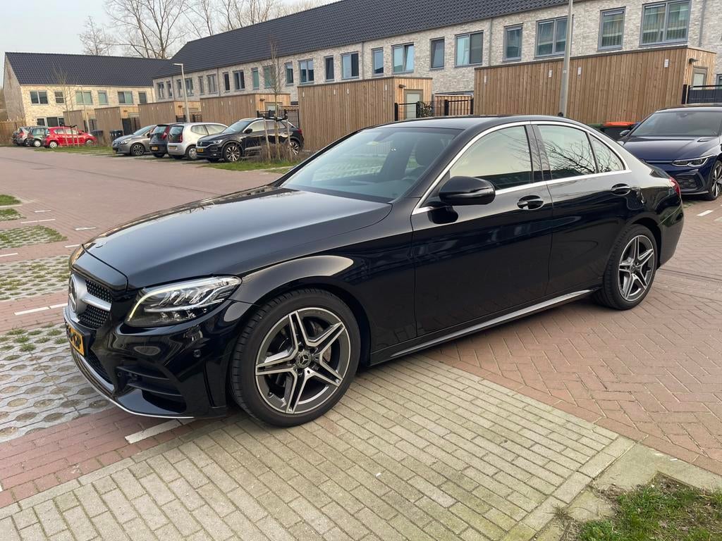 Mercedes-Benz C-Klasse C180 156pk 9G-TRONIC 2021 Zwart, Automaat, 1800 kg, Zwart, Zwart