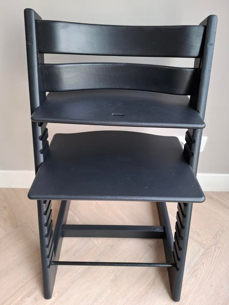 Zwarte Tripp Trapp kinderstoel, Kinderen en Baby's, Kinderstoelen, Gebruikt, Meegroeistoel, Ophalen