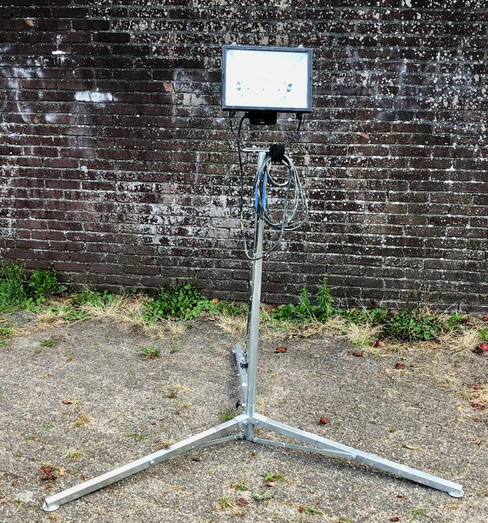 bouwlamp Eurolux met statief, Ophalen, Gebruikt, 500 watt of meer, Met statief