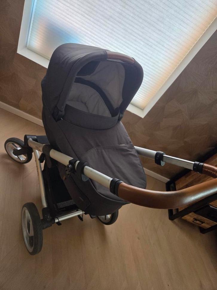Mutsy kinderwagen + Joie Isofix + Joie maxicosi, Kinderen en Baby's, Kinderwagens en Combinaties, Zo goed als nieuw, Mutsy, Ophalen