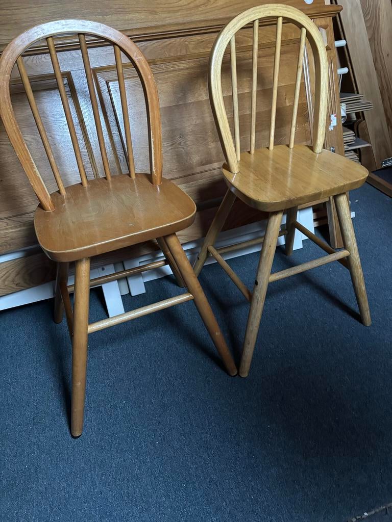 2x IKEA houten hoge junior stoelen, Kinderen en Baby's, Kinderstoelen, Ophalen, Gebruikt, Overige typen, Aanschuifbaar