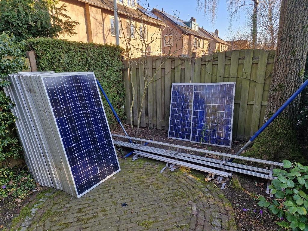Zonnepanelen en omvormers, Doe-het-zelf en Verbouw, Zonnepanelen en Toebehoren, Ophalen, Gebruikt, Compleet systeem, 200 wattpiek of meer