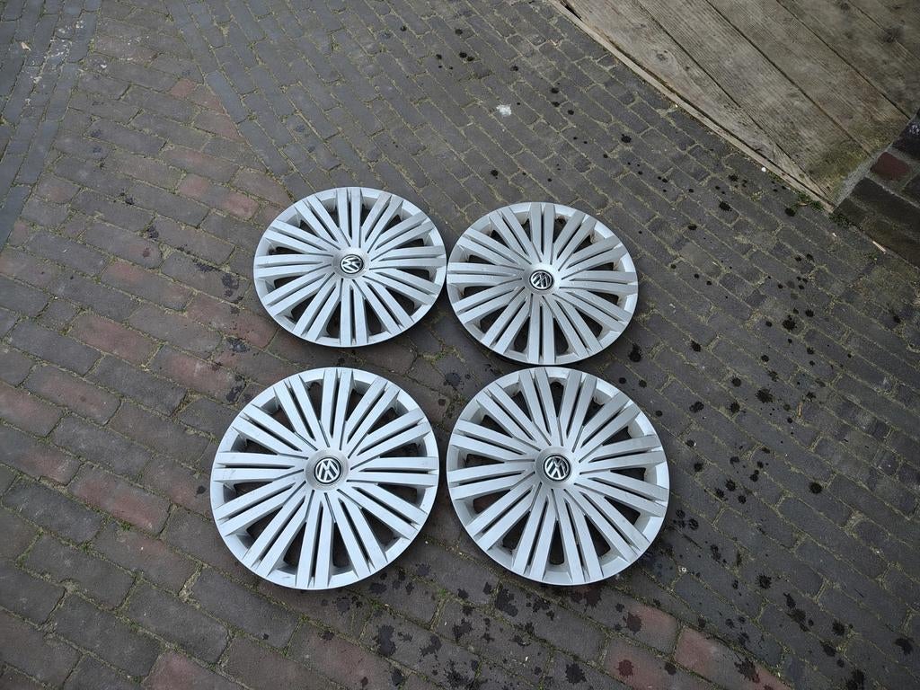 16 inch volkswagen velg doppen, Ophalen, Gebruikt