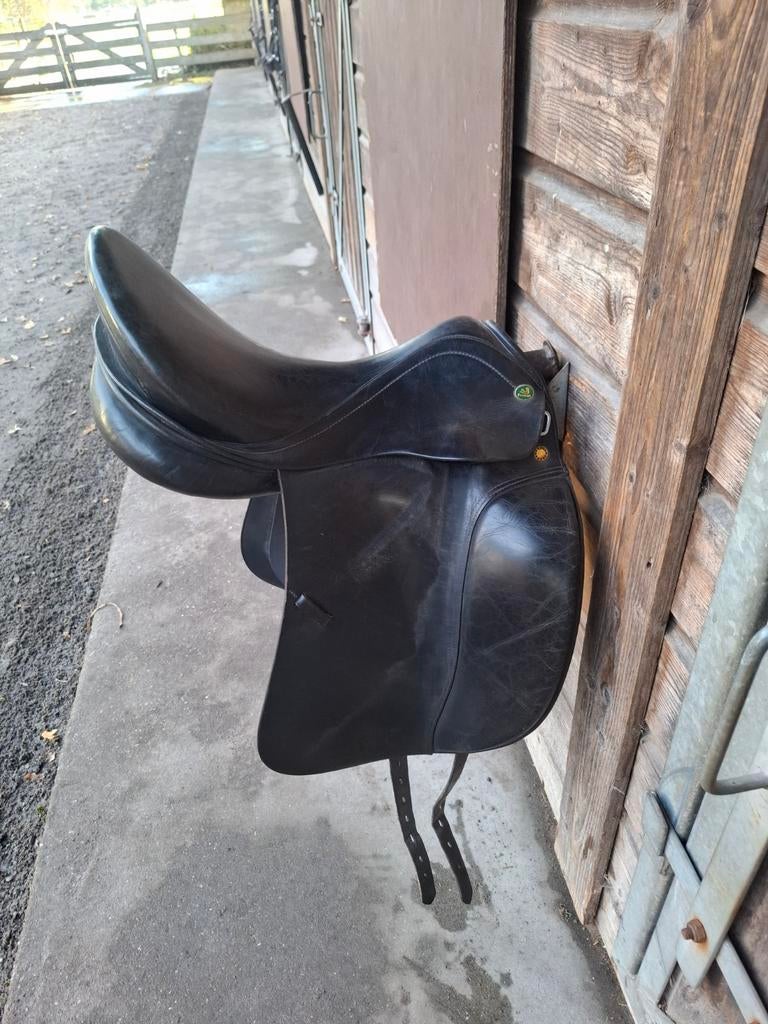 Prestige dressuurzadel zadel 17 inch, Ophalen of Verzenden, Zo goed als nieuw, Dressuur