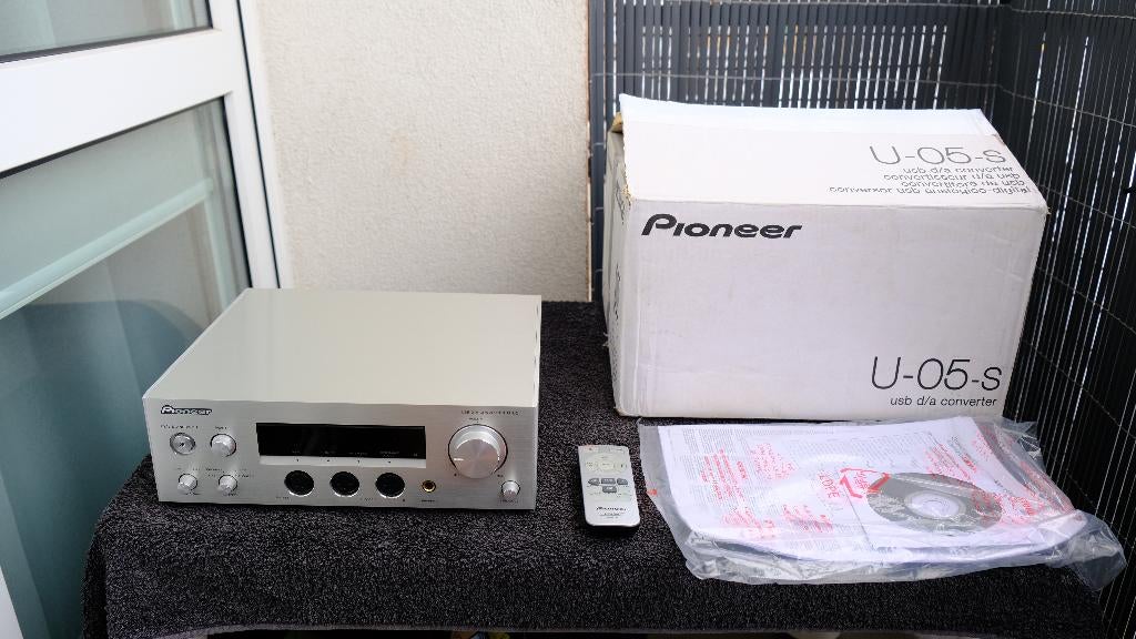 Hoofdtelefoonversterker/DAC-  Pioneer U-05, Audio, Tv en Foto, Versterkers en Receivers, Zo goed als nieuw, 120 watt of meer, Pioneer