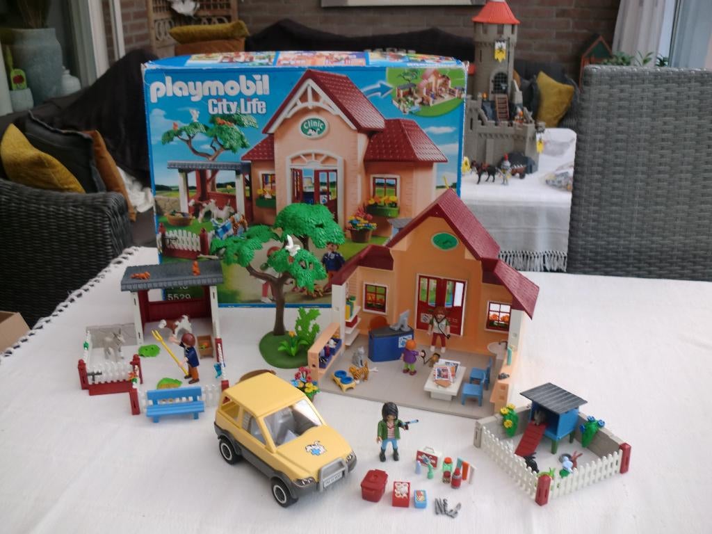 5529/5532 Playmobil Dierenkliniek met dierenartsauto, Kinderen en Baby's, Ophalen of Verzenden, Zo goed als nieuw, Complete set