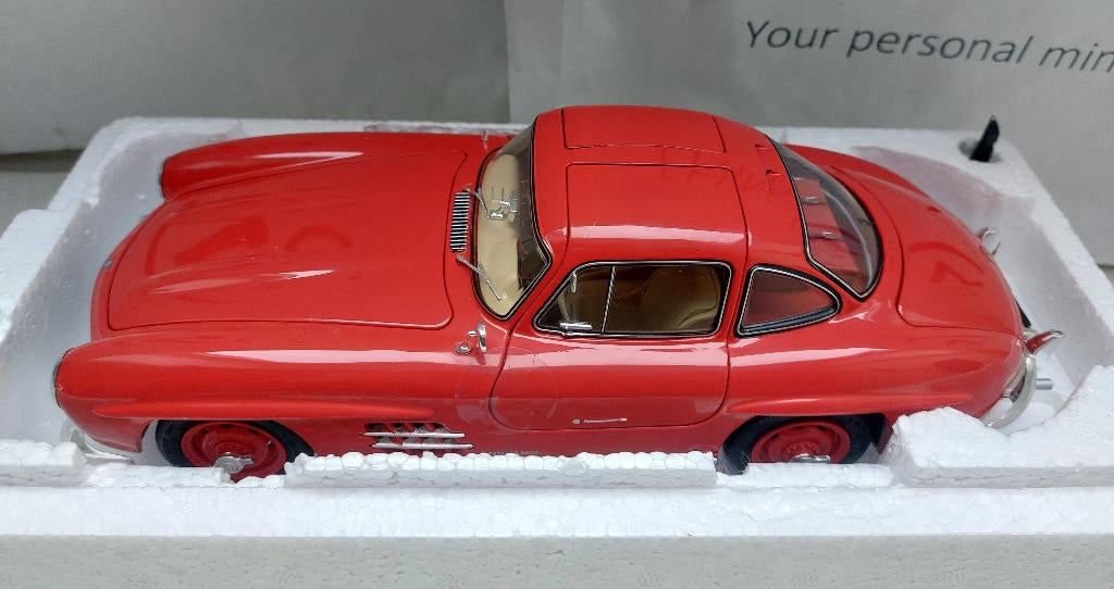 Schuco 1:18 Mercedes-Benz 300 SL Coupe (W198) rood nieuw, Hobby en Vrije tijd, Modelauto's | 1:18, Ophalen of Verzenden, Nieuw