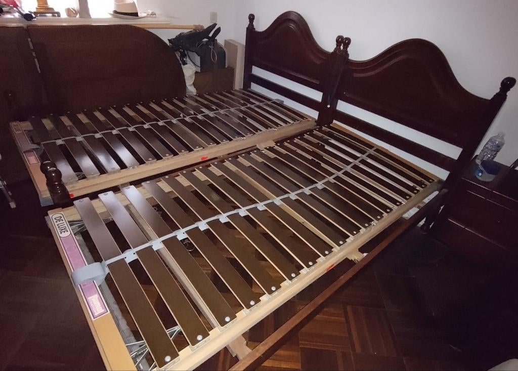 Twee houten bedframes met verstelbare lattenbodems, Ophalen, Gebruikt, Eenpersoons, Hout