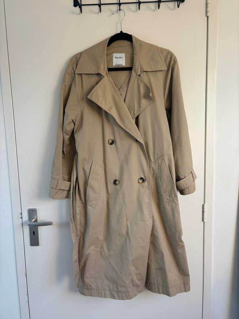 Trenchcoat Bershka, Ophalen of Verzenden, Zo goed als nieuw, Maat 34 (XS) of kleiner, Beige