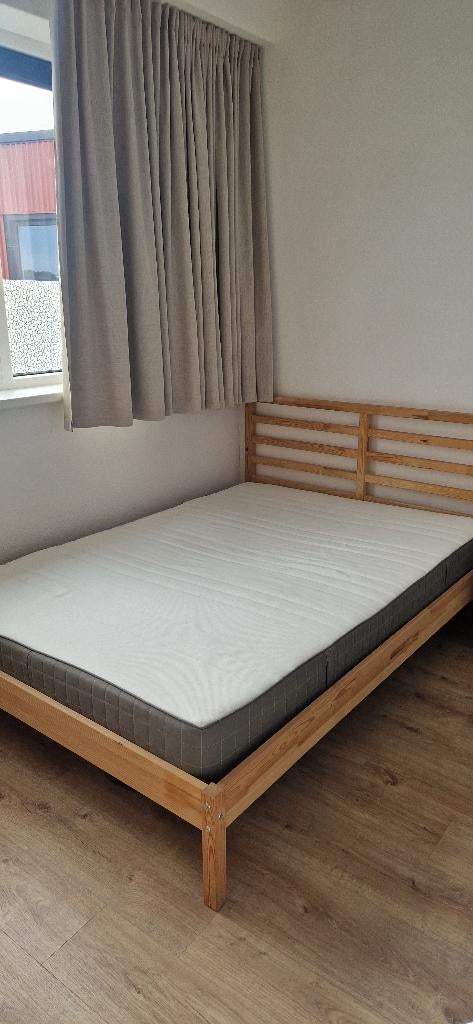 Houten twijfelaar Ikea (inclusief lattenbodem en matras), Ophalen, Gebruikt, Bruin, 140 cm