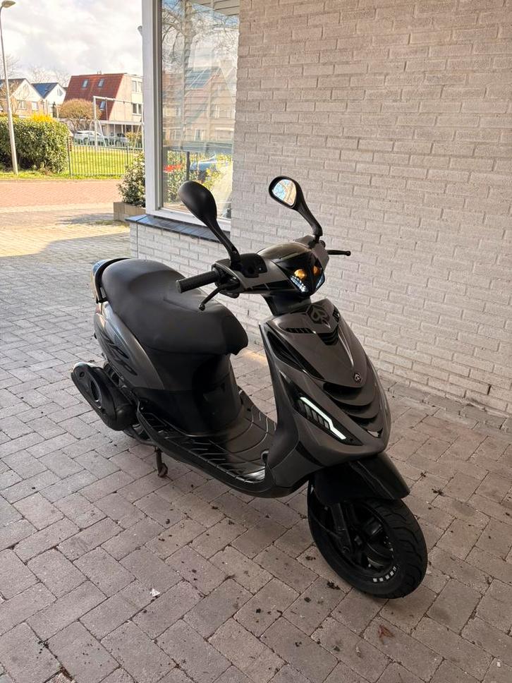 Piaggio zip 50cc, Fietsen en Brommers, Scooters | Piaggio, Gebruikt, Zip, Maximaal 45 km/u, Benzine, Ophalen