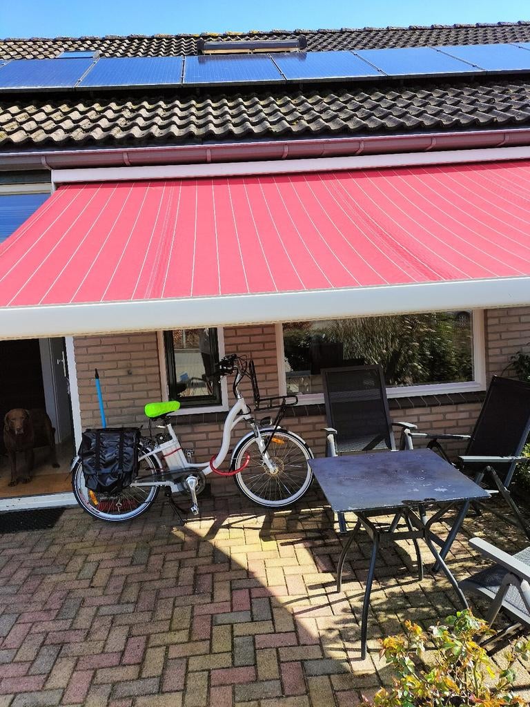 Zonnescherm knikarm rood gestreept 4,20x250 b x uitval, Tuin en Terras, Zonneschermen, Gebruikt, Elektrisch, Ophalen of Verzenden