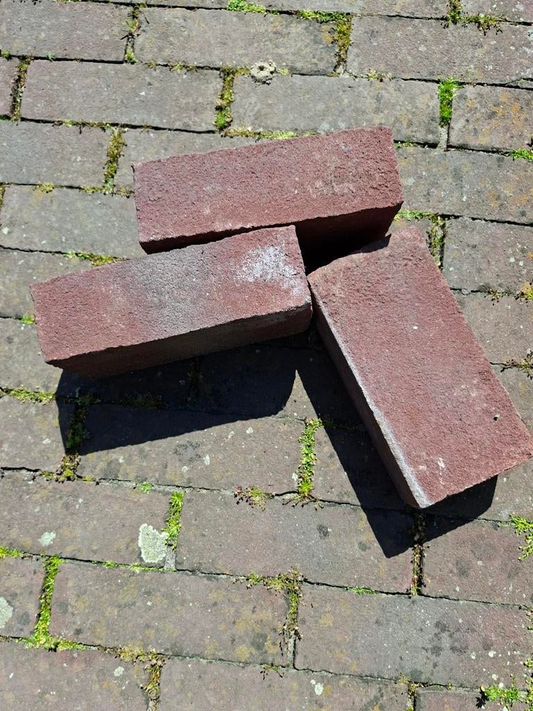 Gebruikte betonklinkers en betonbandjes - 15 m², Gebruikt, Klinkers, Ophalen of Verzenden, 10 m² of meer