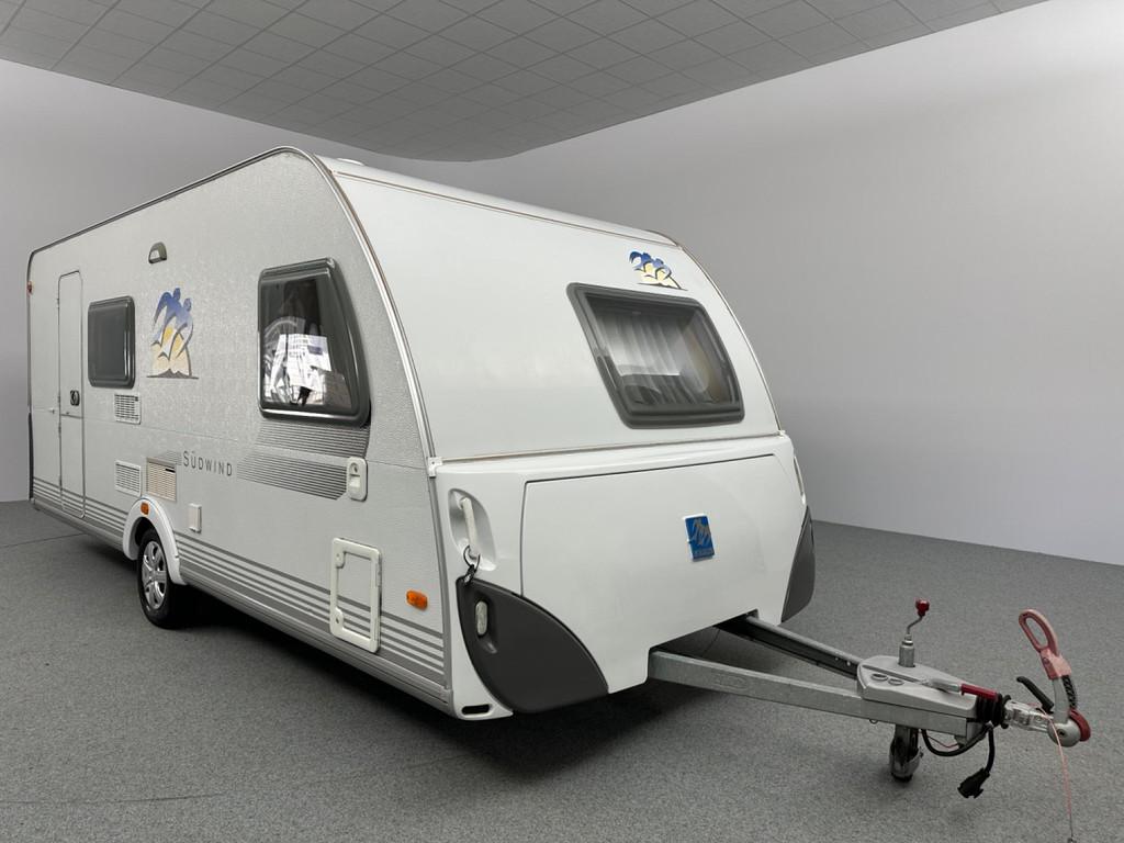Knaus Südwind 500 FSK Stapelbed Fietsendrager, Caravans en Kamperen, Caravans, Serviceluik, Dwars-stapelbed, Bedrijf, Treinzit