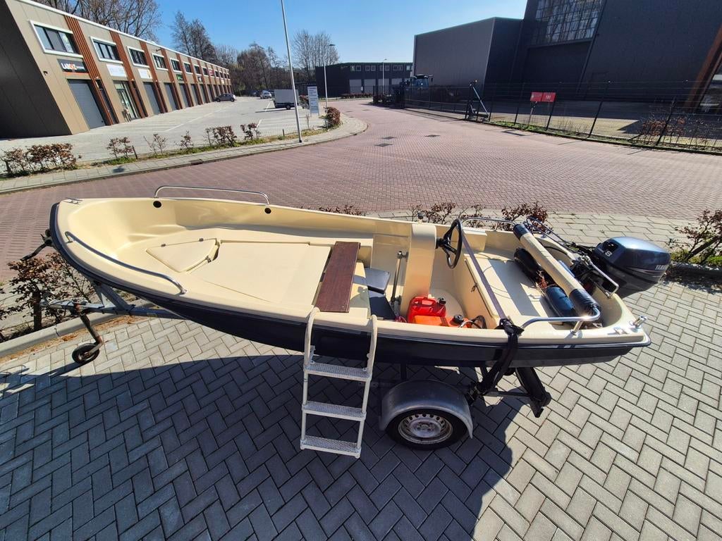 Sloep 4m met trailer en Yamaha 8pk motor, Watersport en Boten, Sloepen, Ophalen, Gebruikt, Tot 10 pk, 3 tot 6 meter