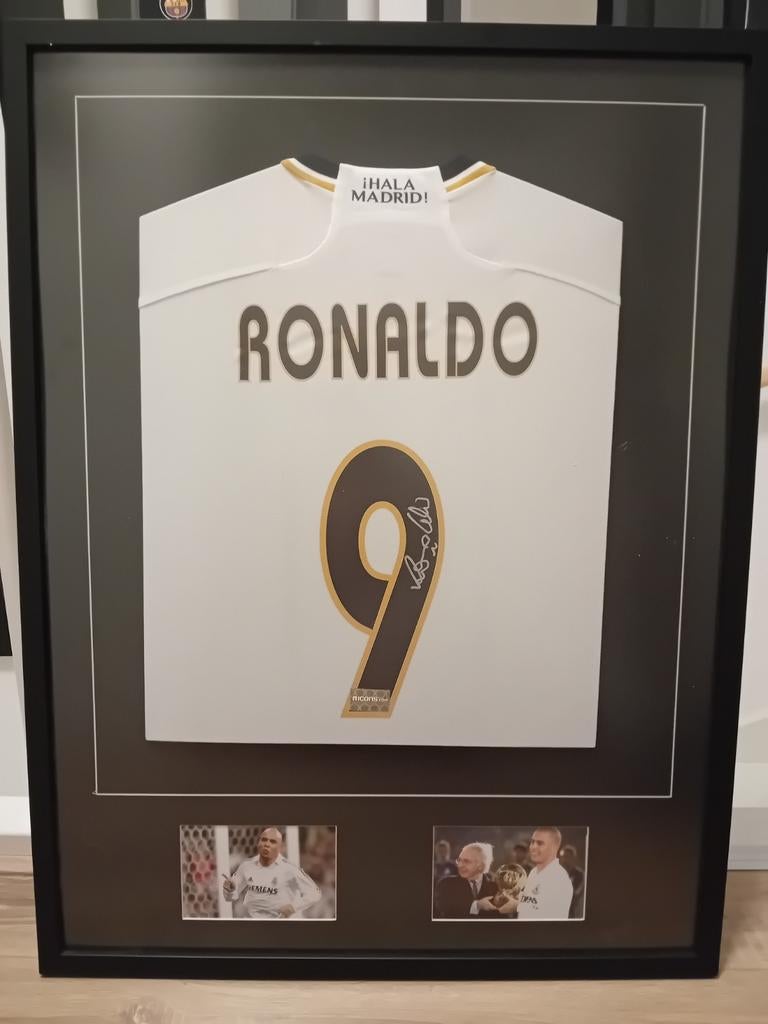 Gesigneerd Real madrid shirt van Ronaldo, Verzamelen, Sportartikelen en Voetbal, Ophalen of Verzenden, Gebruikt, Buitenlandse clubs
