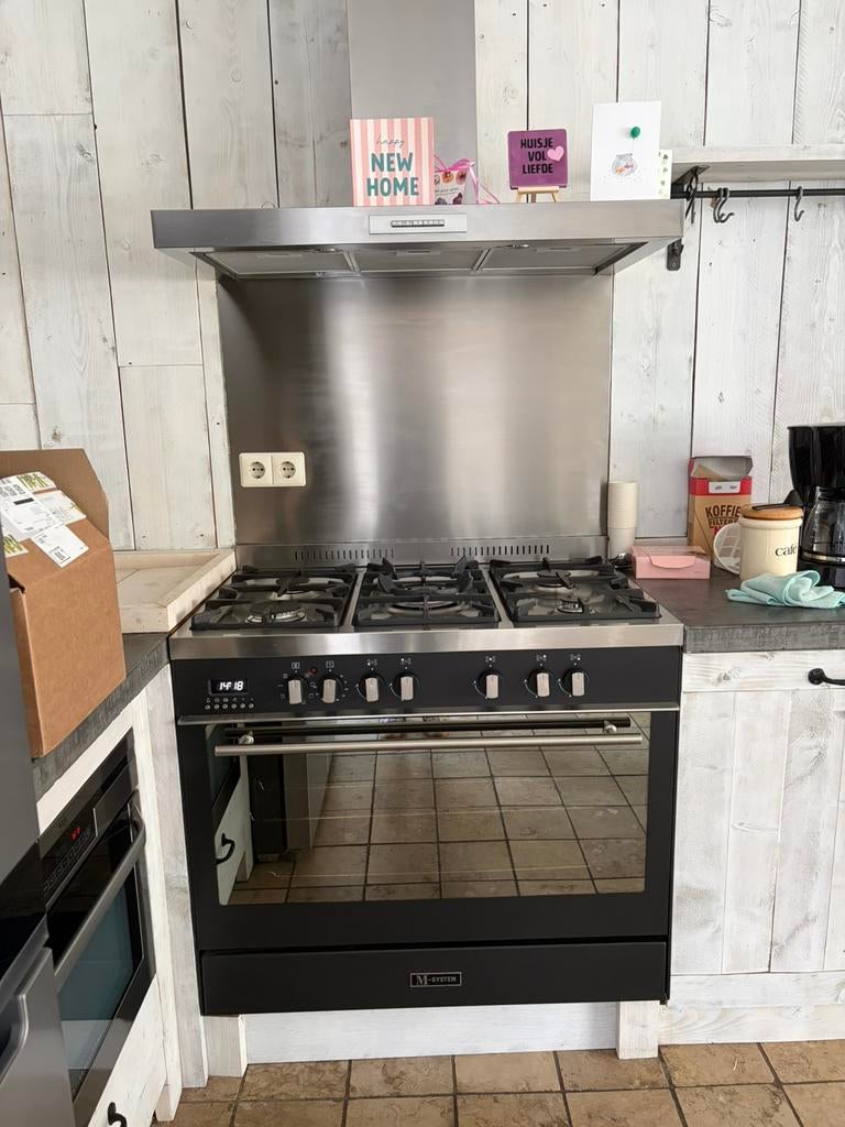 M-System gasfornuis met grote oven (5 pits) nette staat, Ophalen, 60 cm of meer, Zo goed als nieuw, Gas