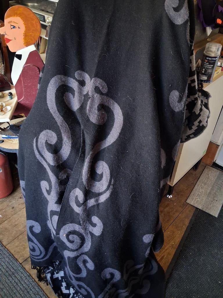 Goede warme cape, Ophalen of Verzenden, Zo goed als nieuw, Overige maten, Muts