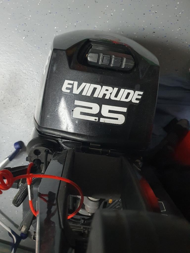 Evinrude E-tec 25pk, Ophalen, Gebruikt