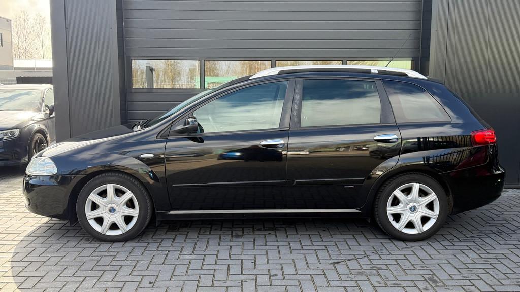 Fiat Croma 2.2-16V Emotion Airco|Trekhaak|NL Auto, Auto's, Fiat, Parkeersensor, Gebruikt, 4 cilinders, 700 kg