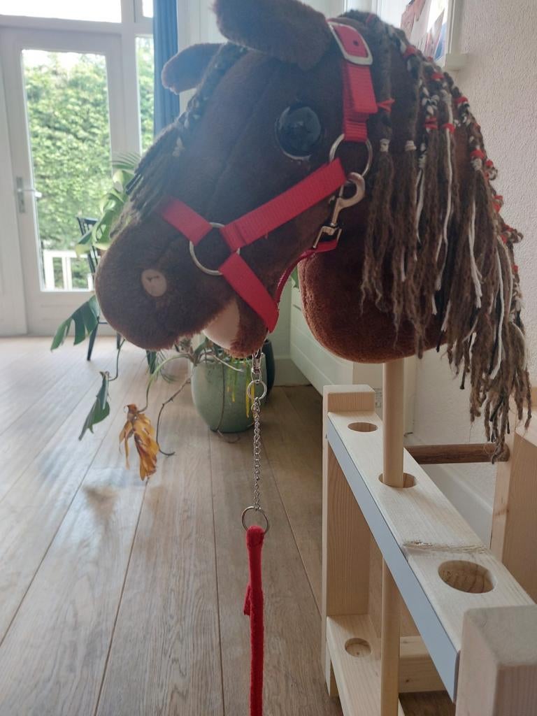 Mooie hobbyhorse met accessoires, Ophalen of Verzenden
