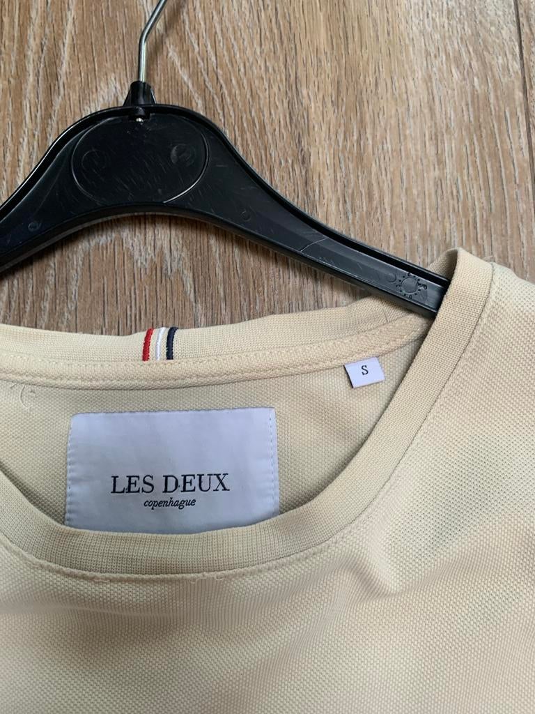 Les Deux Copenhague Heren T-shirt Maat S beige, Kleding | Heren, T-shirts, Ophalen of Verzenden, Gedragen, Maat 46 (S) of kleiner