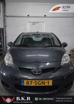 Toyota Aygo 1.0 5DRS 2011 Grijs NAP, Voorwielaandrijving, Euro 5, Stof, Zwart