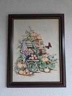 Vintage ingelijst borduurwerk bloemen vlinders lijst, ., Ophalen of Verzenden, Zo goed als nieuw, .