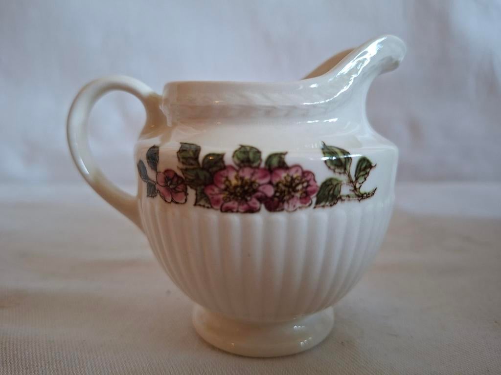 Wedgwood Briar Rose klein melkkannetje roomkannetje, Ophalen of Verzenden