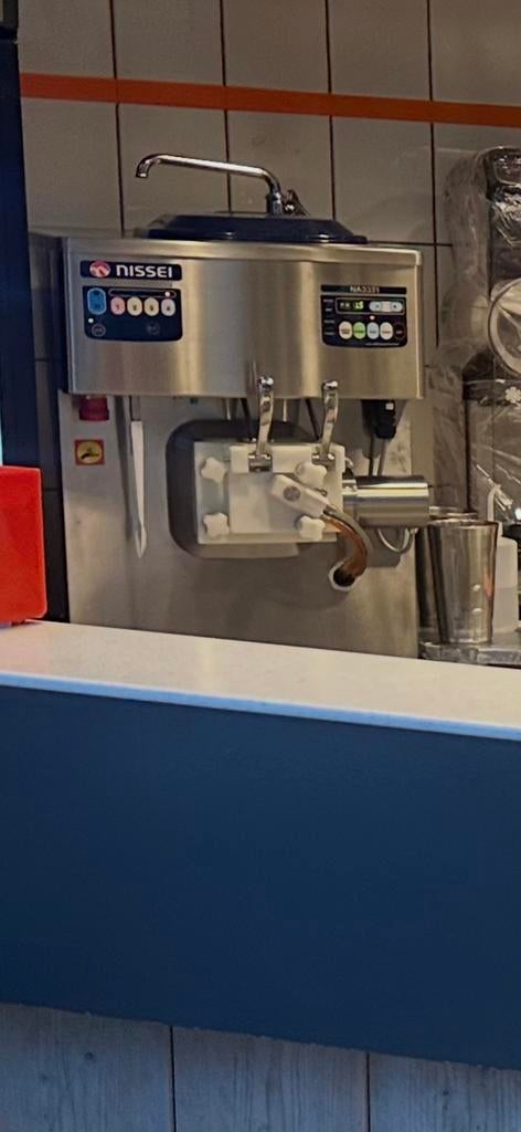 Nissei NA-3331 Softijs & Milkshake machine, Ophalen, Gebruikt