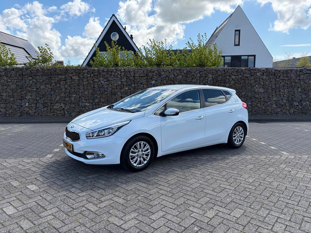 Kia (Pro) Cee d 1.6 GDI 5DR 2015 Wit, Auto's, Voorwielaandrijving, Euro 5, Stof, 4 cilinders