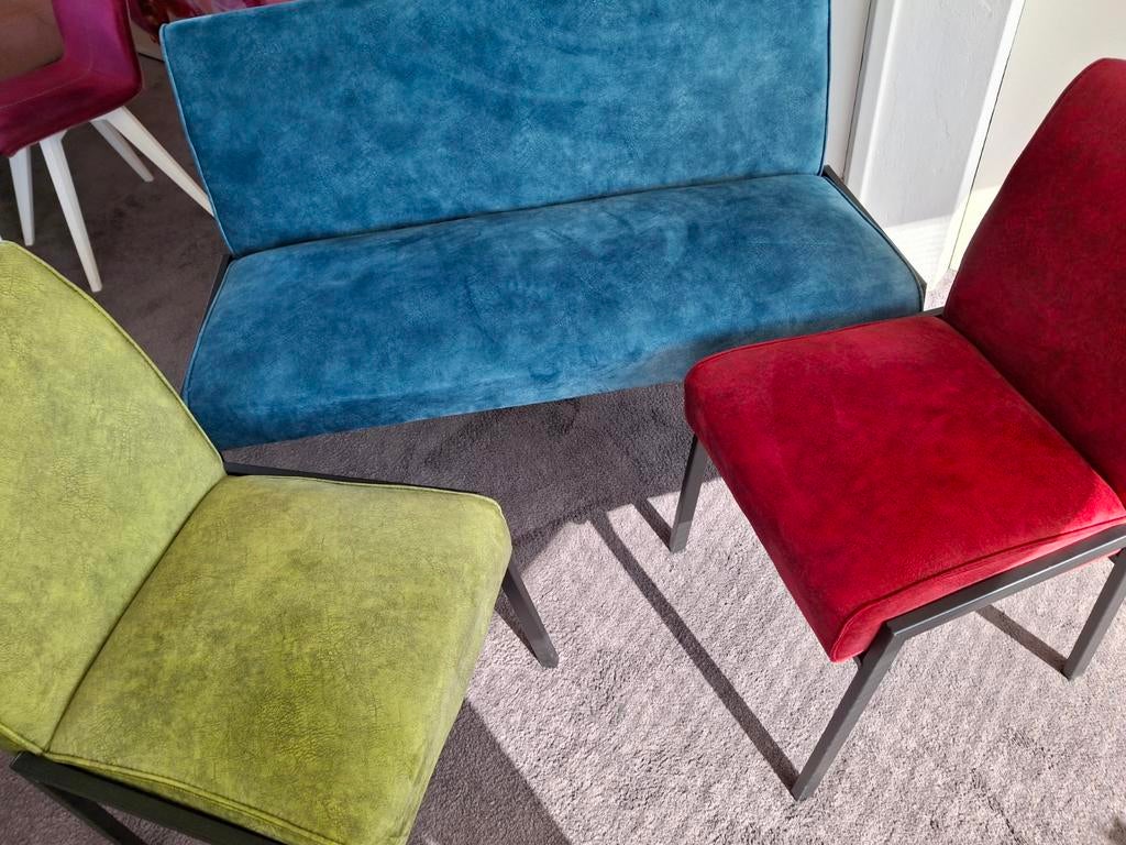 Blauw bankje ,rode en groene stoel., Ophalen, 75 tot 100 cm, Tweepersoons, Minder dan 150 cm