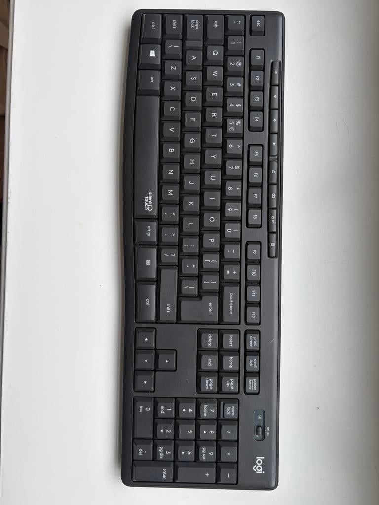 Logitech Keyboards - Excellent Condition - Price Per Unit, Computers en Software, Toetsenborden, Multimediatoetsen, Ophalen of Verzenden