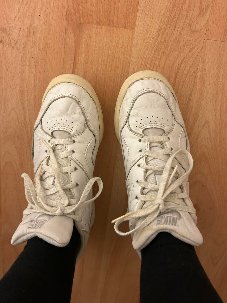 Nikes maat 41, Kleding | Dames, Schoenen, Ophalen of Verzenden, Zo goed als nieuw, Wit, Sneakers of Gympen