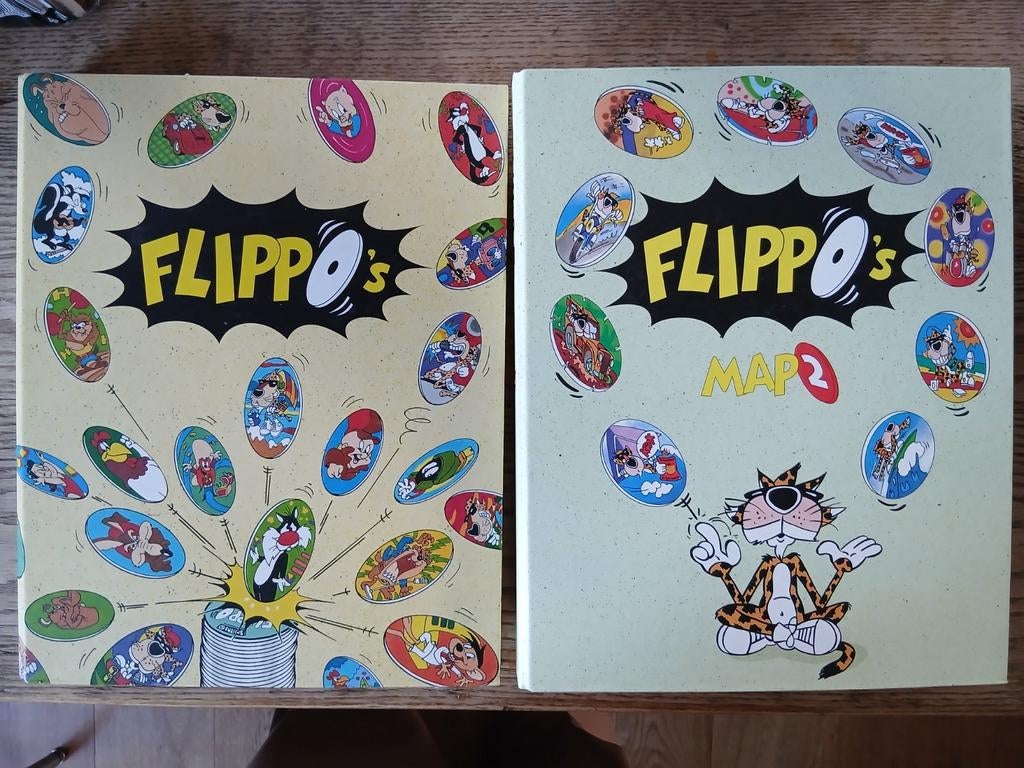 Compleet flippo's mappen 1 en 2, Verzamelen, Ophalen of Verzenden, Spiek, Losse flippo's, Met verzamelmap(pen)