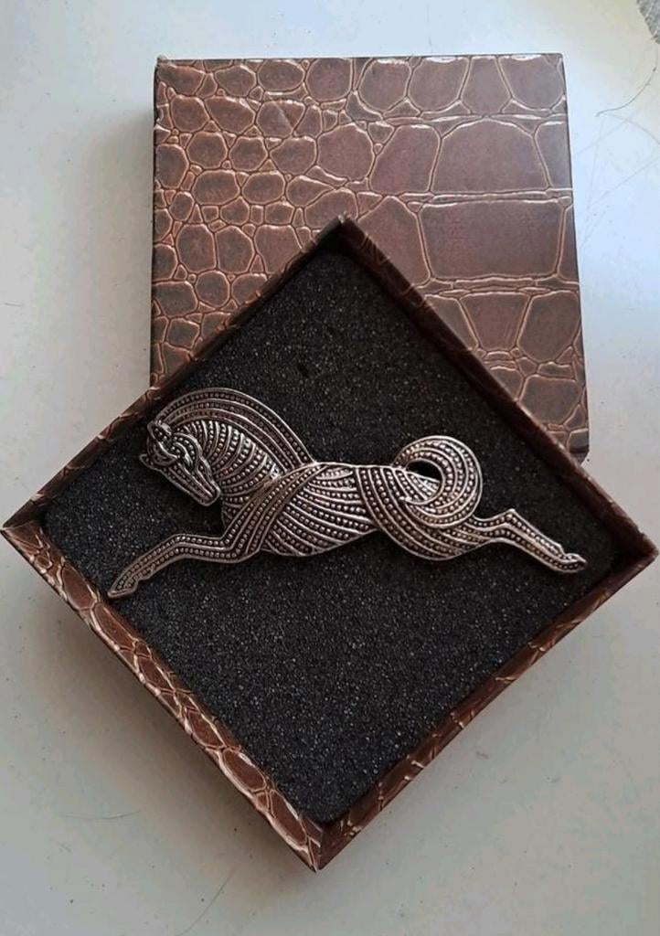 Paarden broche (Nieuw), Sieraden, Tassen en Uiterlijk, Broches, Overige materialen, Nieuw, Ophalen of Verzenden, Zilver