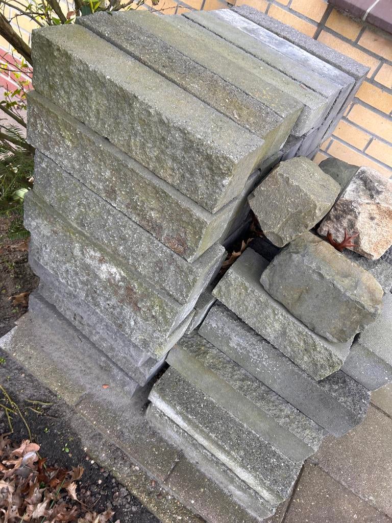 GRATIS Beton afdekstenen voor tuinmuur 68stuks, Ophalen, Gebruikt, Overige typen, Minder dan 5 m²
