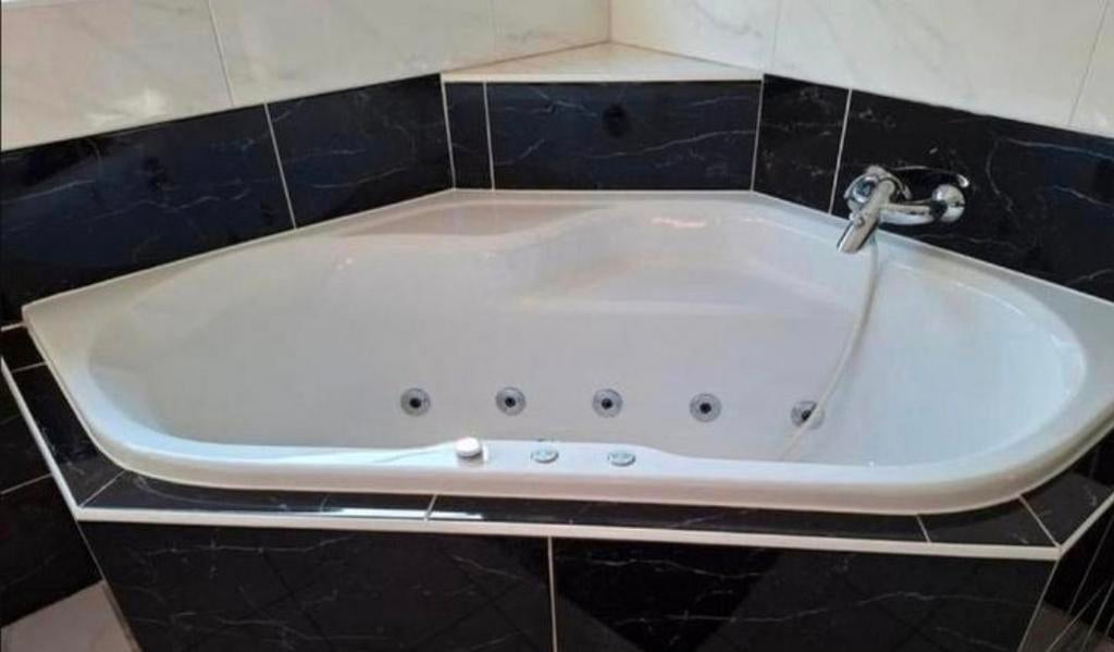 Schavis jacuzzi whirlpool, Ophalen, Bad