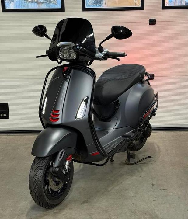 Vespa Sprint 2021! Nieuwstaat! Brom ! Malossi, Fietsen en Brommers, Scooters | Vespa, Overige modellen, Ophalen of Verzenden, Zo goed als nieuw