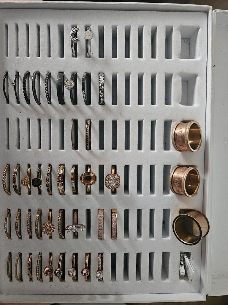 Complete set ixxxi ringen maat 18, Ophalen of Verzenden, Zo goed als nieuw, Dame, Goud